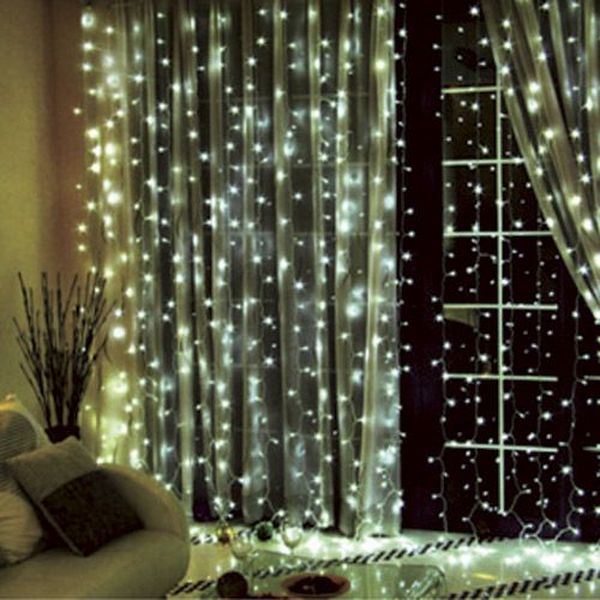 [GUI-42] Luminaire  Rideau lumineux 600 LED + Transformateur 230V